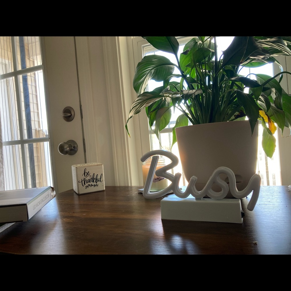 “ BUSY” LED WORKSPACE DECOR - Picture 3 of 10
